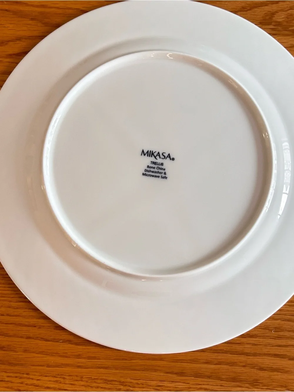 Mikasa Trellis 11” White Dinner Plate set of 2